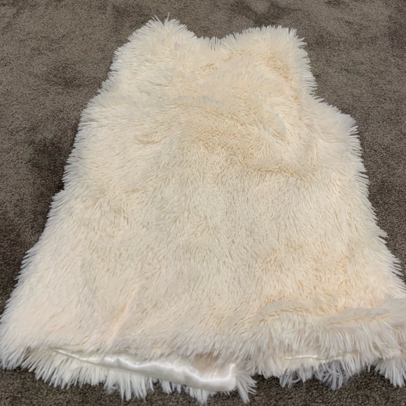 Fashion nova Faux fur vest - Picture 5 of 5